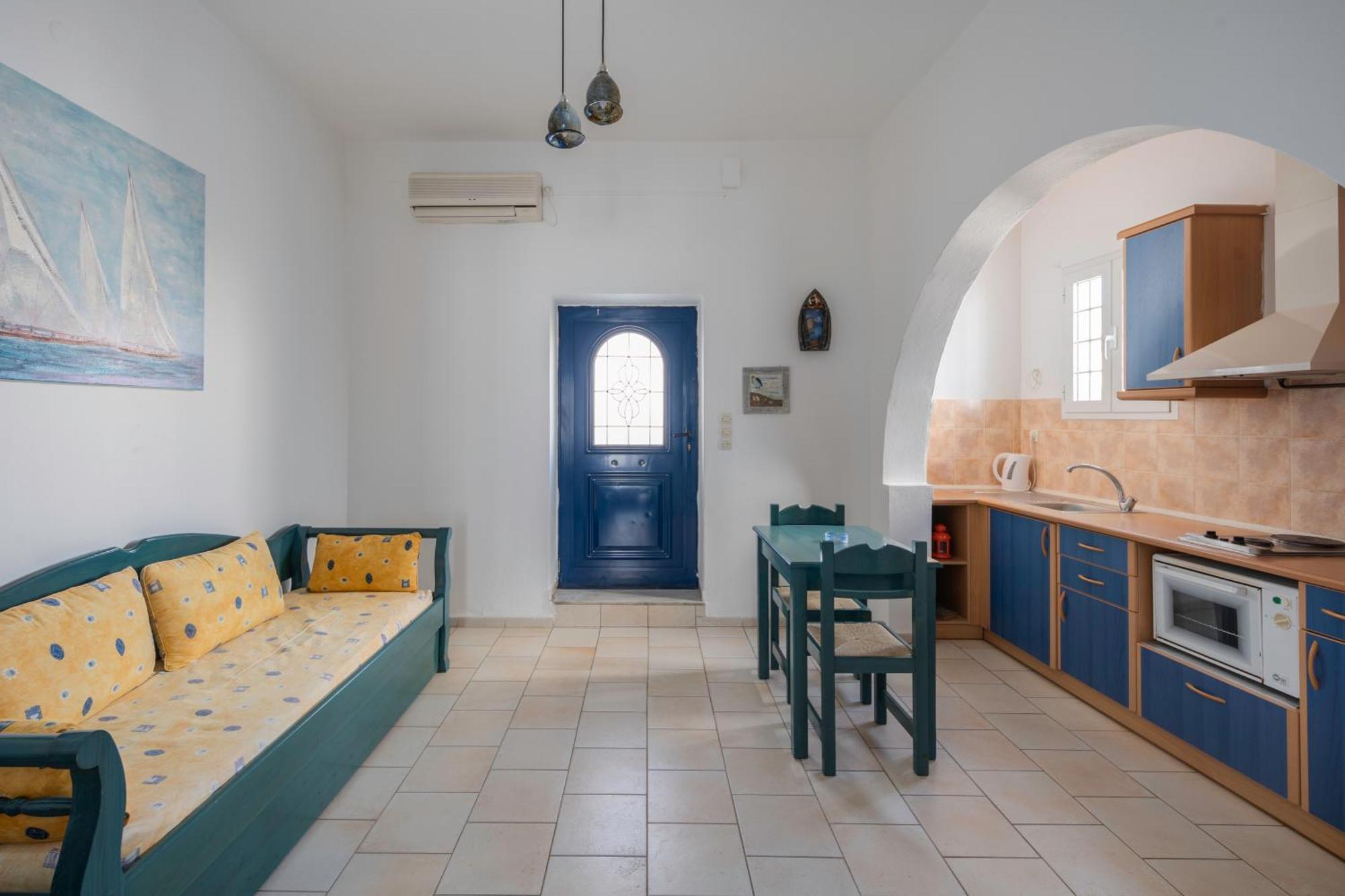 Bofor Studios & Rooms Livadakia 部屋 写真