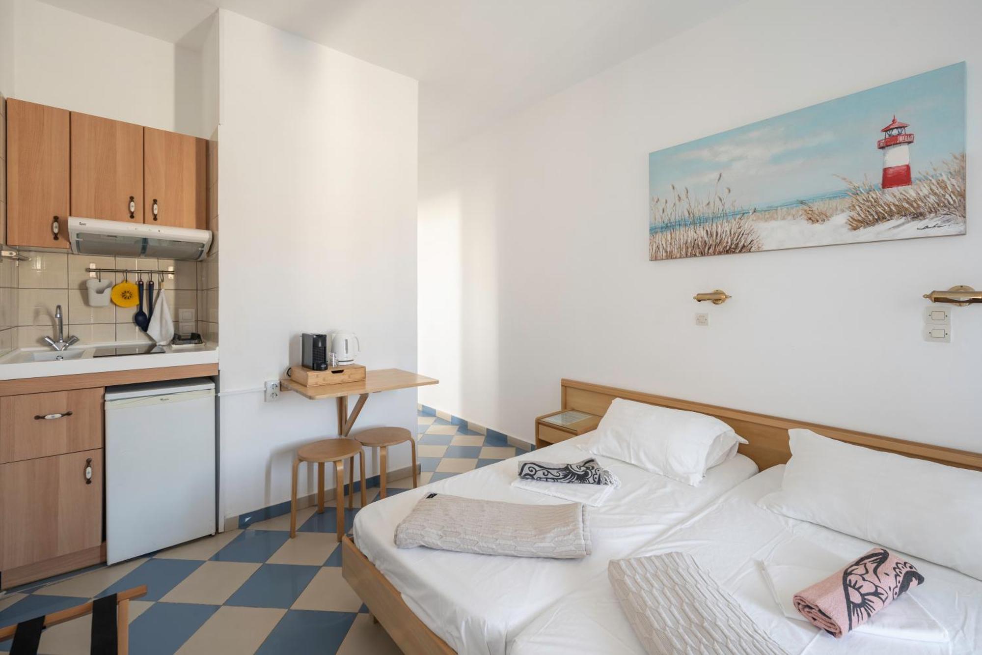 Bofor Studios & Rooms Livadakia 部屋 写真