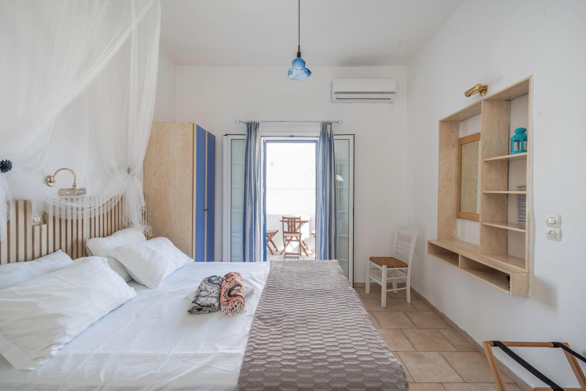 Bofor Studios & Rooms Livadakia 部屋 写真